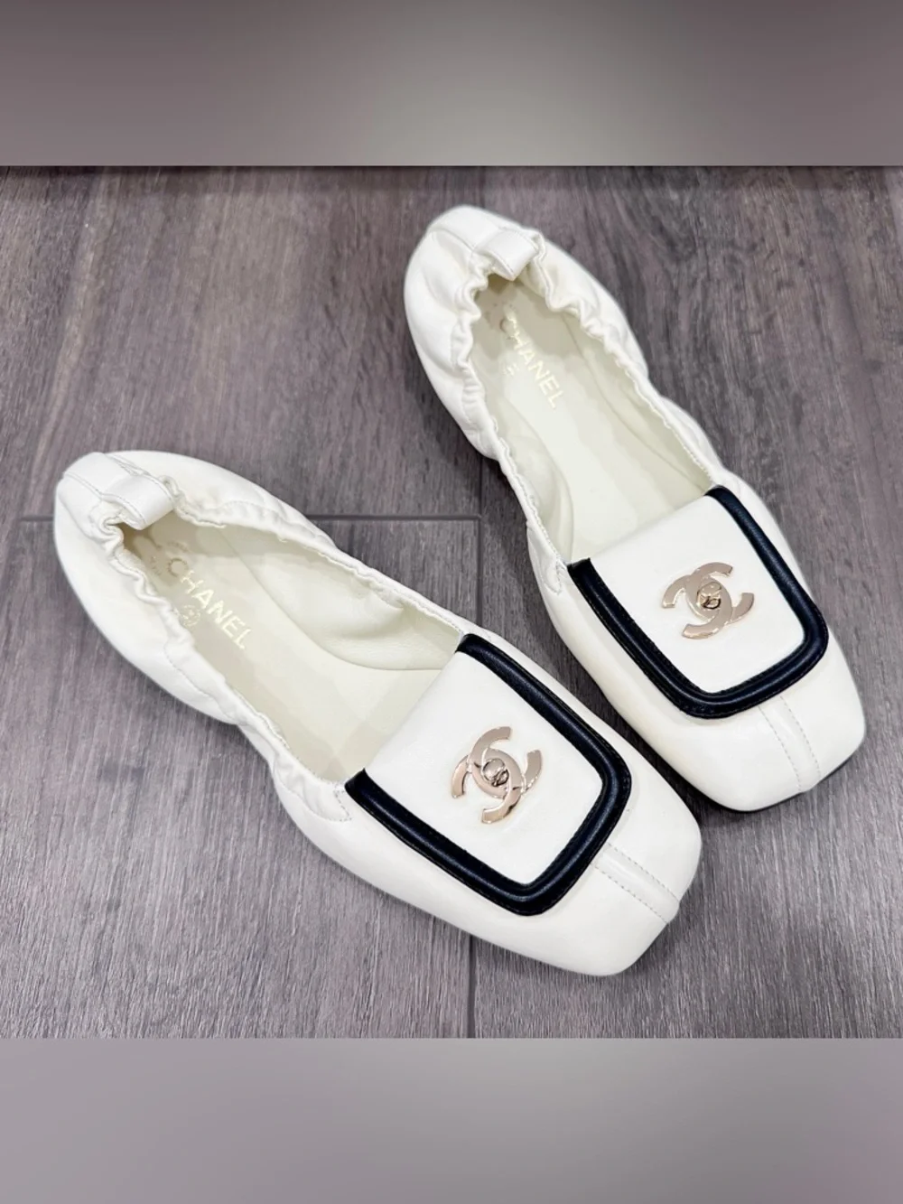 CHANEL BLAZY WHITE SQUARE TOE LEATHER CRUNCHY FLATS GOLD TURN LOCK CC LOGO 36.5 - Picture 4 of 16
